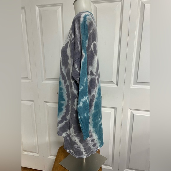 Tie Die Love!!! No Size but I would say Large - Picture 3 of 3